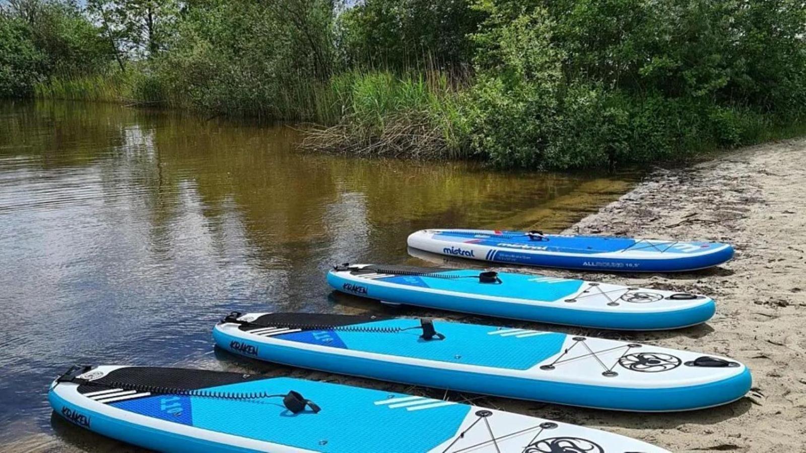 Kajuit423 6Pers 5Sterren Vakantiepark Bergumermeer Aan Het Water In Friesland Met Zwembad Vila Suameer Exterior foto